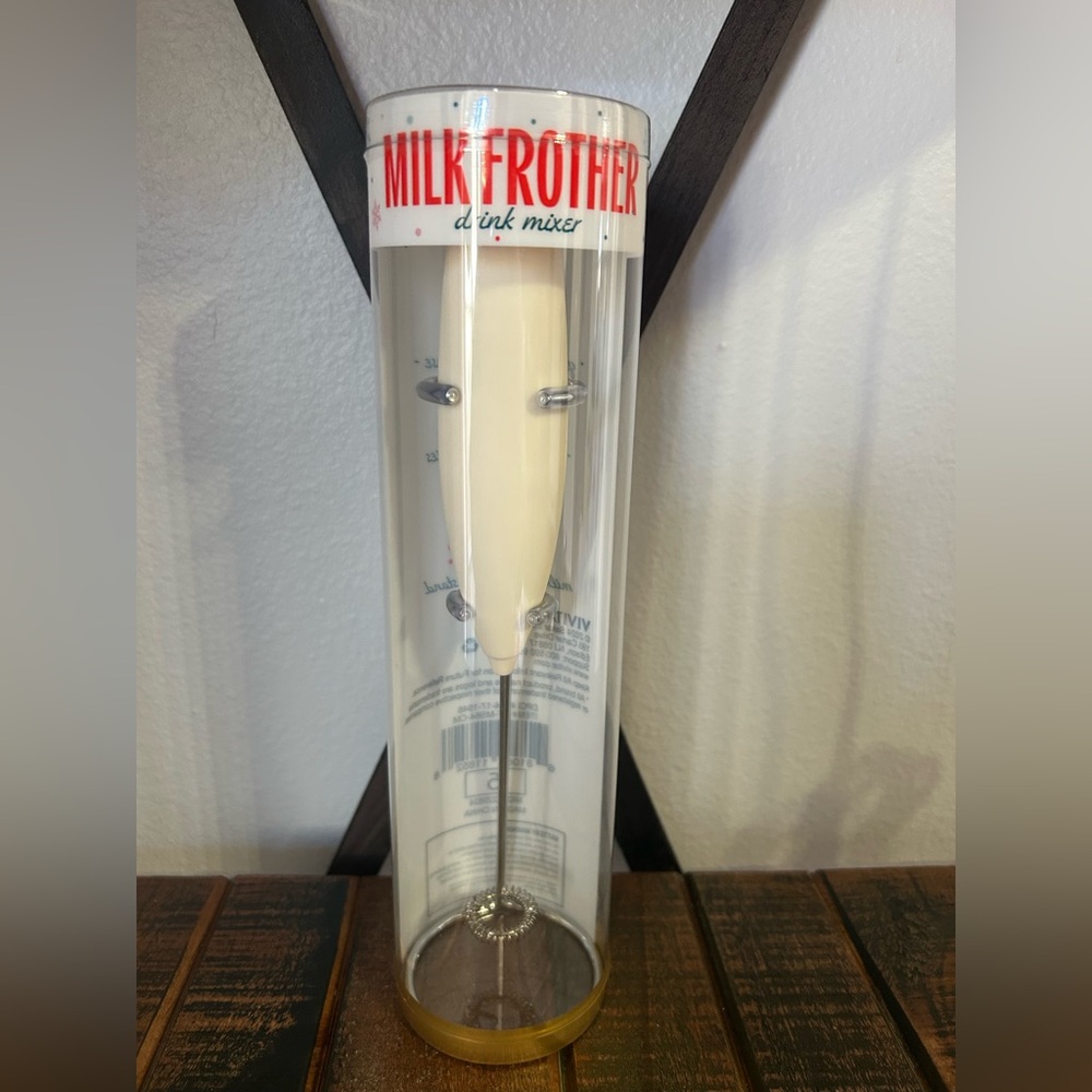 Target Bullseye Playground Milk Frother And Drink Mixer Cream Wire Stand NEW